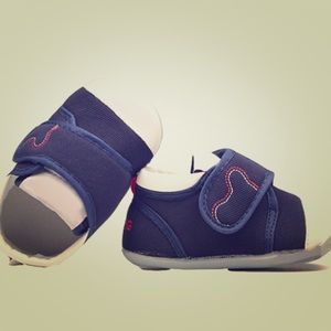 Boys sneakers (worn once)